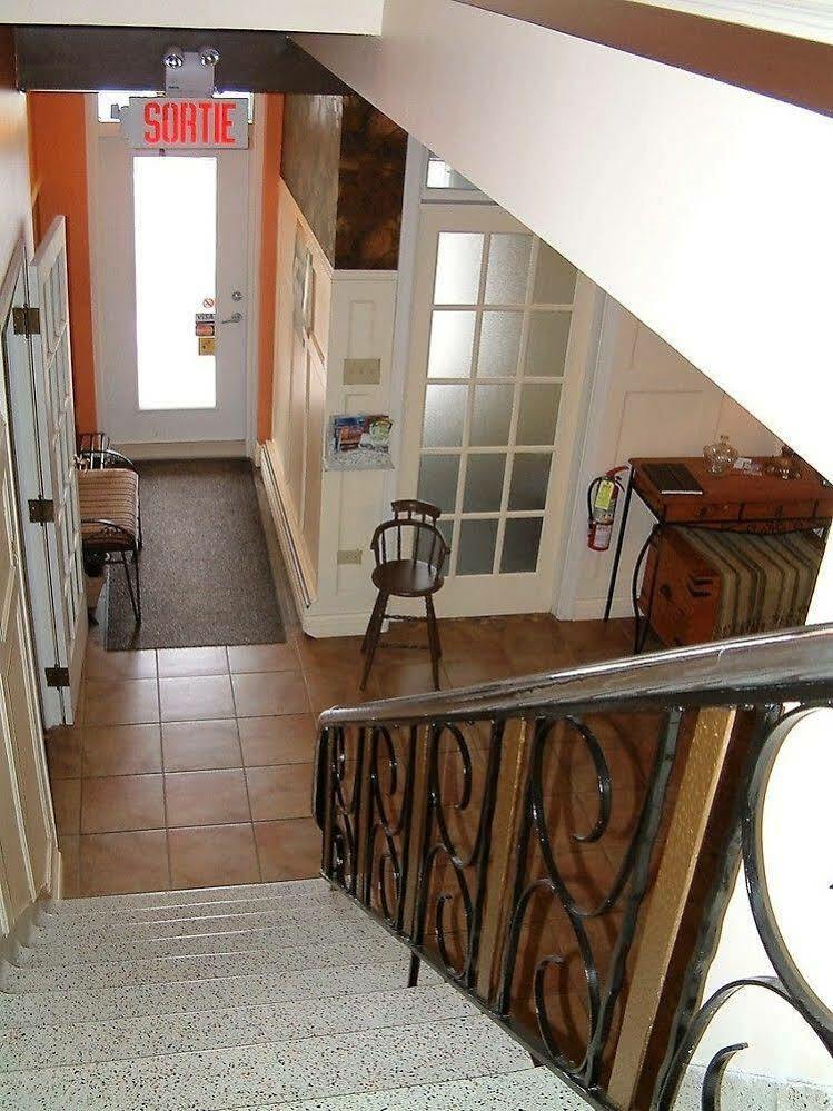 Auberge le St-Georges Chicoutimi Extérieur photo