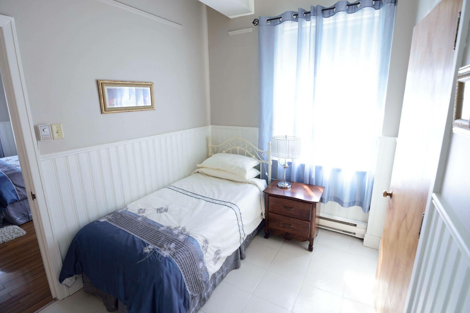 Auberge le St-Georges Chicoutimi Extérieur photo